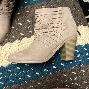Justfab zip up booties